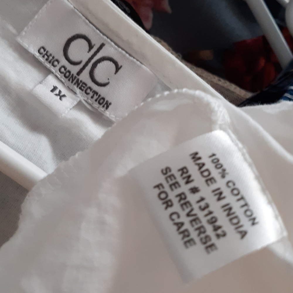 Chic Connection Embroidered Blouse - Picture 5 of 5